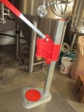 ENDRIA BOTTLE CAPPER HAND OPERATED