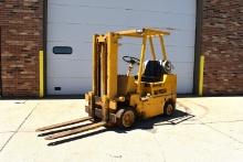 WHITE FORK TRUCK, PROPANE, APPROX. 2 TON LIFTING CAPACITY,