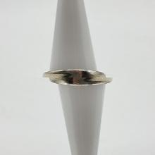 3.2g Sterling Silver Petite Tapered Ring Size 5.5