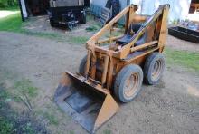 Case 1816B Skidloader with 43" bucket, has Tecumseh gas engine, new battery, runs & drives, **K**