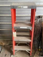 Keller 4' Step ladder. NO SHIPPING AVAILABLE ON THIS LOT!