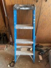 Keller 4 ft Step Ladder. NO SHIPPING AVAILABLE ON THIS LOT!