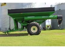 2014 Brent 1082 Grain Cart