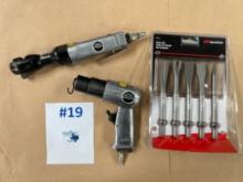 PNEUMATIC AIR HAMMER AND AIR RATCHET WITH NEW CHISEL SET