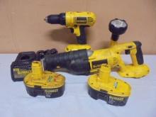 Dewalt 1/2in 18 Volt Cordless Drill-Reciprocating Saw-Light-3 Batteries Charger