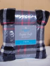 Brand New Comfort Bay Twin Size Supersoft Blanket