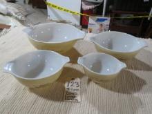 Pyrex "Forest Fancies" tabbed mixing bowl set