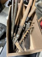 Hand tools/ Yard work type - box lot