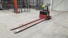 RAYMOND, 8400, RIDER ELECTRIC PALLET TRUCK, 117" FORKS, 4,593 HOURS, S/N 84