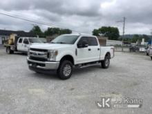 (Chattanooga, TN) 2018 Ford F250 4x4 Crew-Cab Pickup Truck Runs & Moves) (Check Engine Light On, Bod