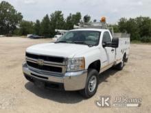 Hydraulic Crane rear mounted on 2009 Chevrolet Silverado 2500HD 4x4 Service Truck Not Running & Cond