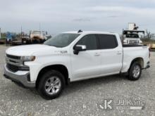 (Hawk Point, MO) 2019 Chevrolet Silverado 1500 4x4 Crew-Cab Pickup Truck Runs & Moves) (Jump To Star