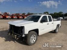 (Wichita, KS) 2016 Chevrolet Silverado 1500 4x4 Extended-Cab Pickup Truck Runs & Moves) (Front End D