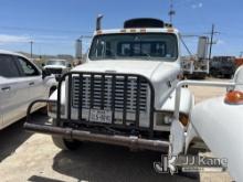 (Waxahachie, TX) 2000 International 4900 Flatbed Truck Not Running, Condition Unknown
