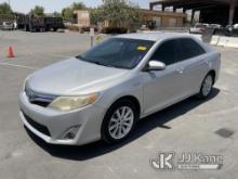 (Jurupa Valley, CA) 2012 Toyota Camry Hybrid 4-Door Sedan Runs & Moves