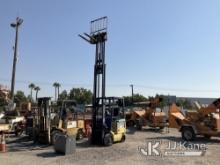 2000 Komatsu Forklift Rubber Tired Forklift Starts & Operates