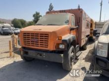 2005 GMC C6500 Chipper Dump Truck, Missing tow mirrors. Will not start or move. Odometer not working