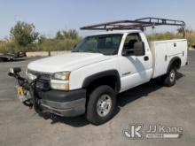 2005 Chevrolet Silverado 2500HD 4x4 Service Truck Runs & Moves