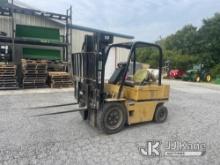 (Hanover, PA) Caterpillar V50D Pneumatic Tired Forklift Runs & Moves. Forks Operate. No Brakes) (LPG