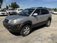 2006 Hyundai Tucson 4-Door Sport Utility Vehicle Runs, Moves) (Paint Damage, Body Damage, Airbag Lig