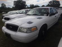7-11133 (Cars-Sedan 4D)  Seller: Gov-Hernando County Sheriffs 2011 FORD CROWNVIC
