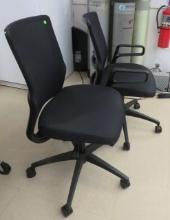 mesh back hydraulic  office chair (1) with arms (1) armless