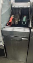 Sir Lawrence 40 lb 2 basket gas fryer