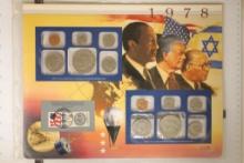 1978 US MINT SET (UNC) P/D IN LARGE INFO CARD AND