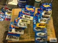 (11) HOT WHEELS. SEE PICTURES FOR TYPE AND MODELS.