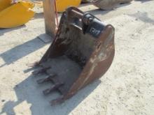 30" Cat Backhoe Tooth Bucket W/Pins