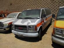 2002 GMC 3500 SL Passenger Van,