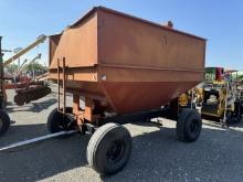 DMI CENTER DUMP WAGON