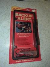 (KIT) LOT OF ASSORTED ITEMS INCLUDING BE SAFE BACKUP ALERT LICENSE PLATE, TRUCK BENCH SEAT COVERS,