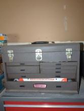 (GAR) CRAFTSMAN TOOLBOX FILLED WITH MISCELLANEOUS TOOLS, SEE PHOTOS.