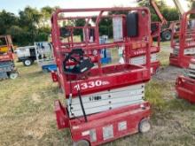 2018 MEC 1330SE SCISSOR LIFT SN:16302302 electric powered, equipped with 13ft. Platform height,