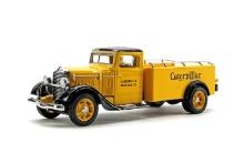 Caterpillar 1933 Diamond T Low-Wall Truck