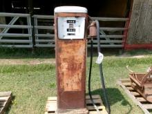 VINTAGE GULF GAS PUMP