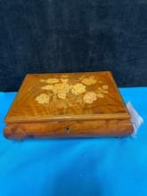 Vintage REUGE musical Jewelry Box plays Arthur?s theme made in Italy