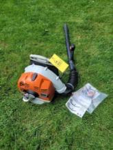 Stihl BR 350 backpack blower with book