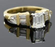 LOVELY EMERALD CUT 1.02CT, 14KT YELLOW & WHITE