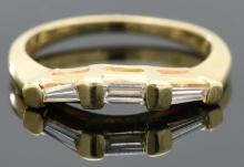 14KT GOLD & DIAMOND WEDDING BAND.