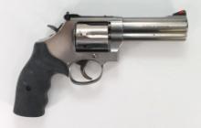 Smith & Wesson 686-6 Double Action Revolver