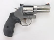 Smith & Wesson 686-6 Double Action Revolver